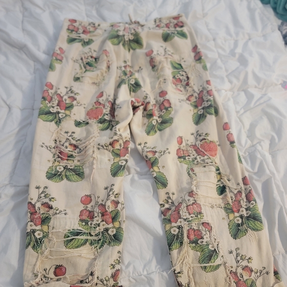 Magnolia Pearl BloomeBerry trousers - Picture 7 of 10